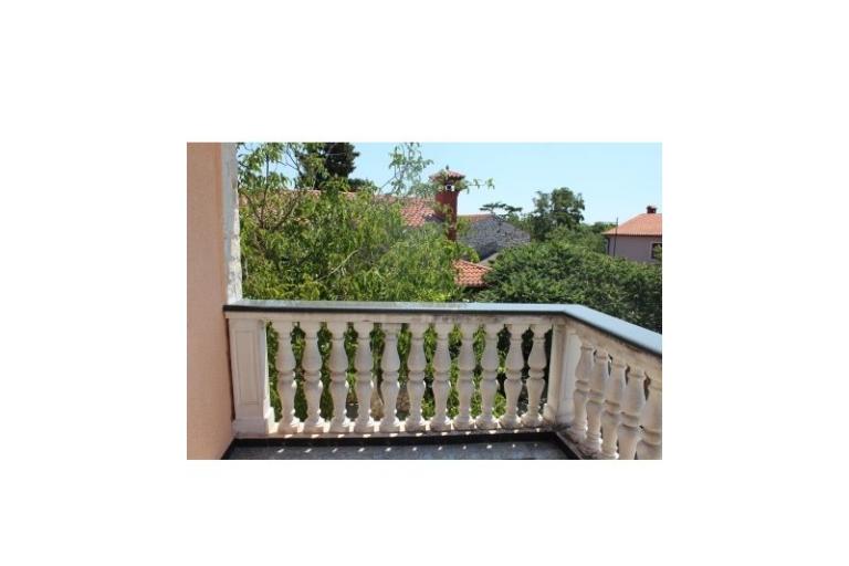 Hiša with swimming pool – foto 12