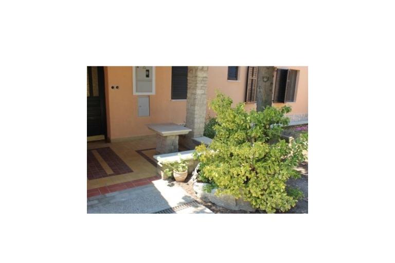 Hiša with swimming pool – foto 18