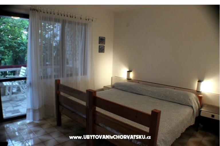 Hiša with swimming pool – foto 3