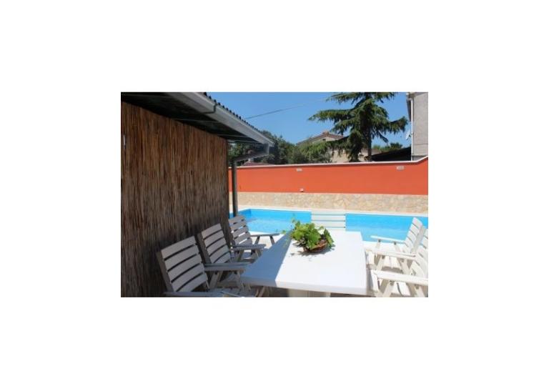 Hiša with swimming pool – foto 8