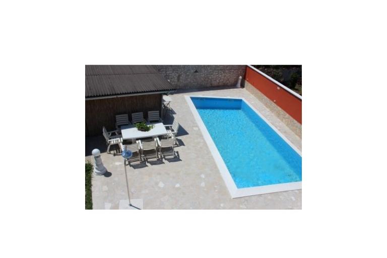Hiša with swimming pool – foto 9