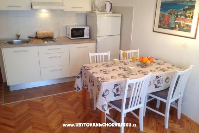 Apartmaji Anny z bazenom – foto 13