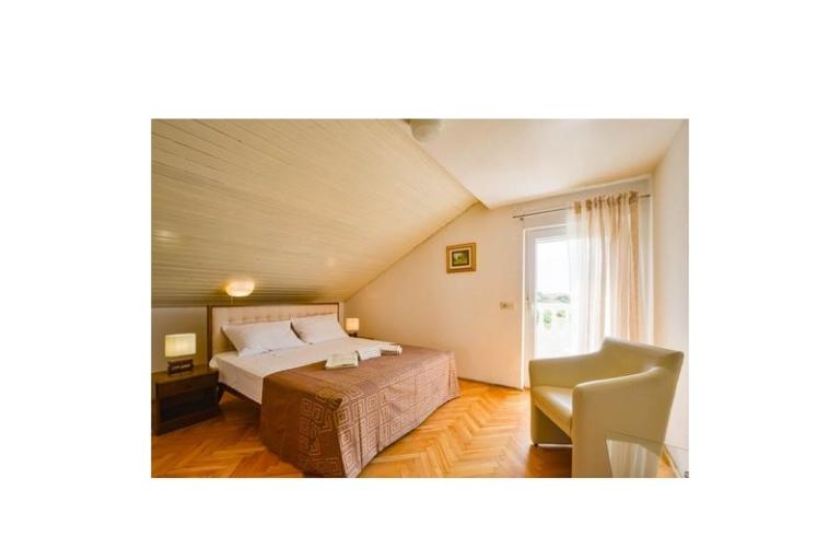 Apartmaji Anny z bazenom – foto 14