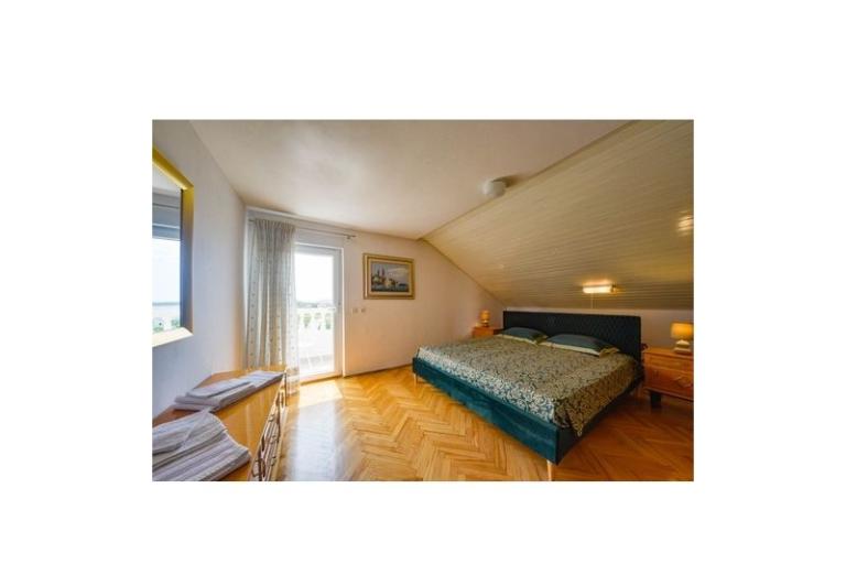 Apartmaji Anny z bazenom – foto 15