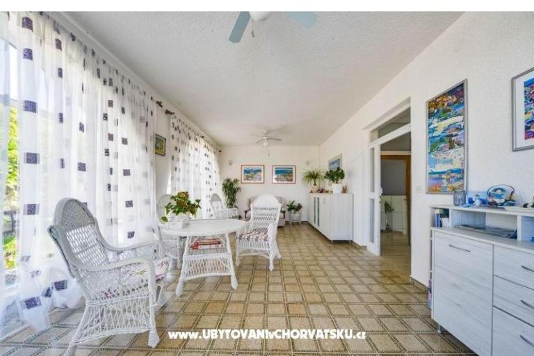 Apartmaji Anny z bazenom – foto 19