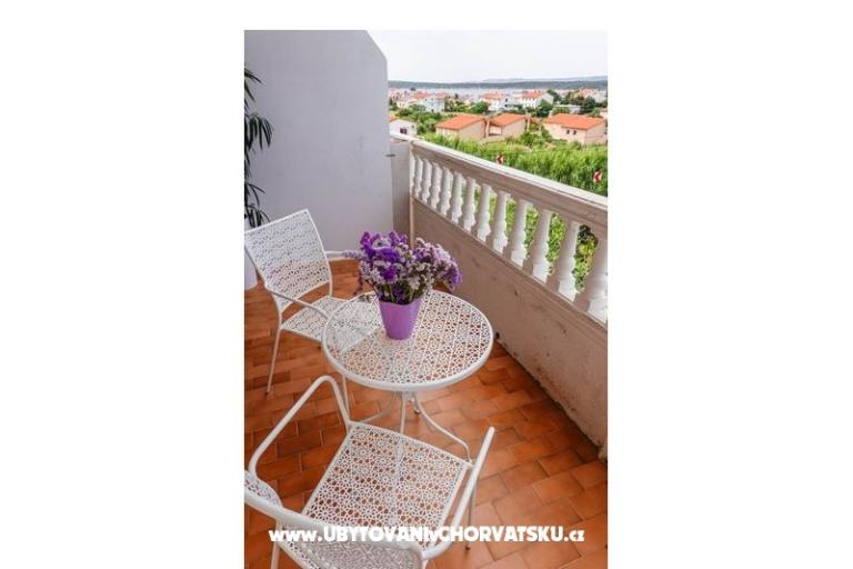 Apartmaji Anny z bazenom – foto 24