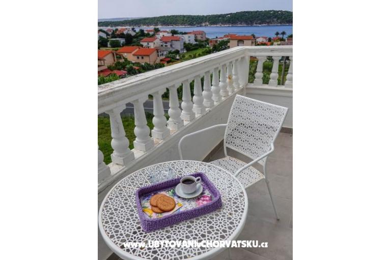 Apartmaji Anny z bazenom – foto 27