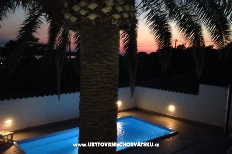 Apartmaji Anny z bazenom – foto 37