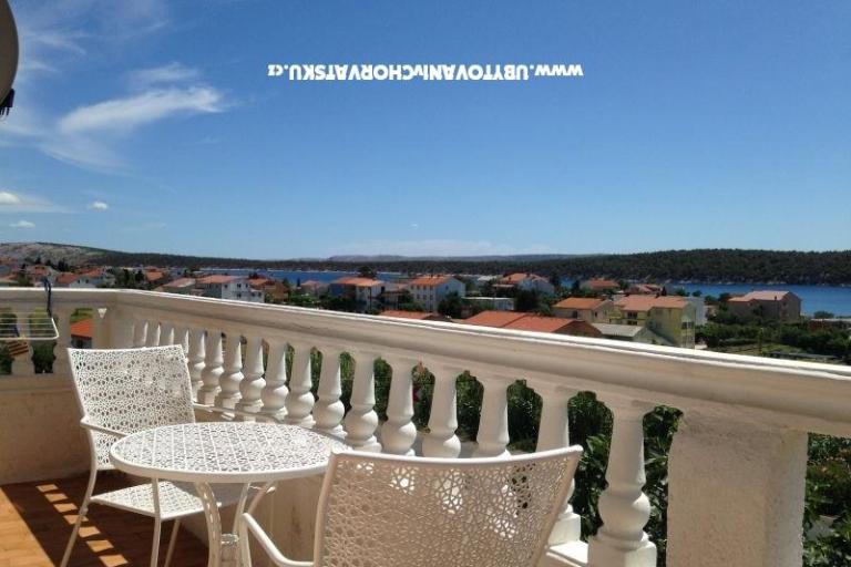 Apartmaji Anny z bazenom – foto 39