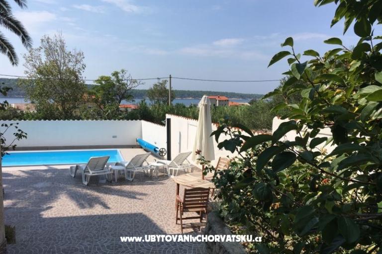 Apartmaji Anny z bazenom – foto 4