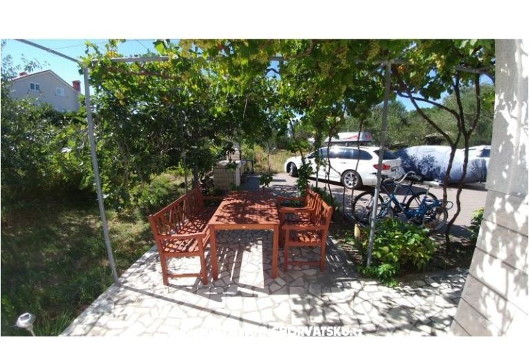 Apartmaji Dora – foto 18