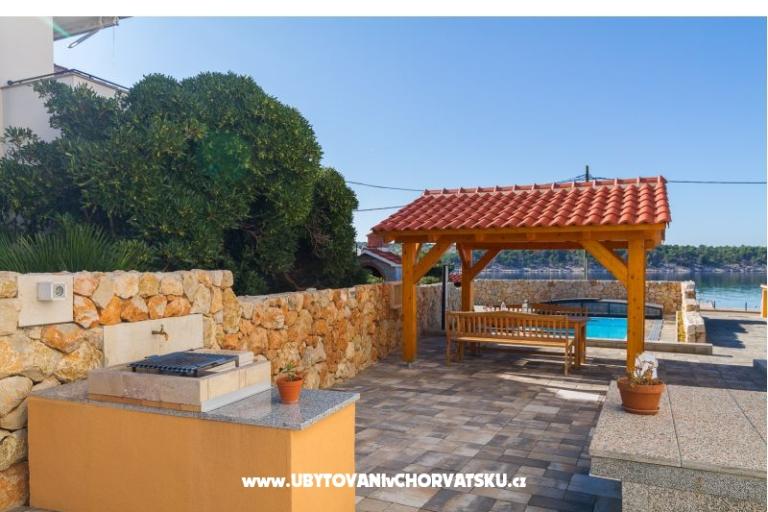Apartmaji Villa Seka pool &amp; sauna – foto 10