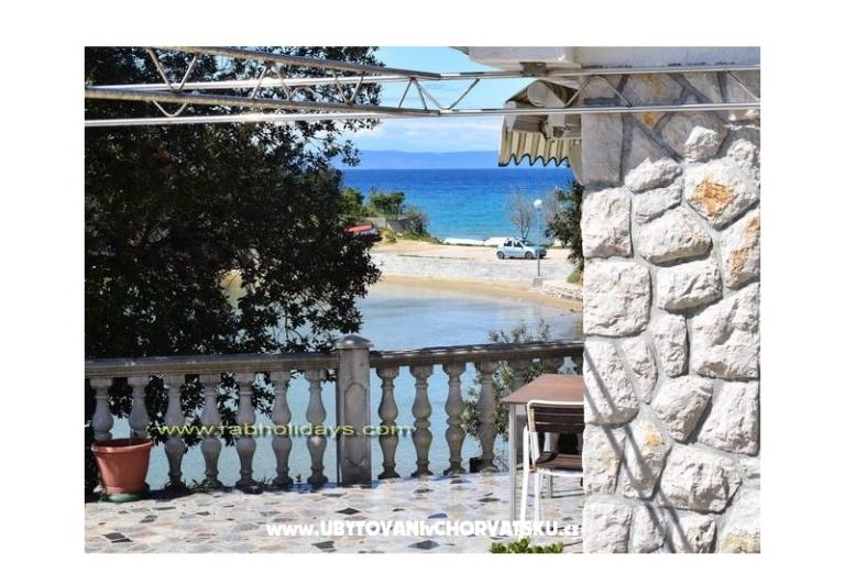 Hiša Ana directly by the beach – foto 14