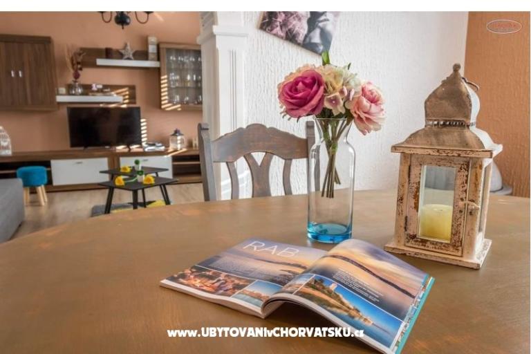 Whirlpool Apartmaji Skoblar – foto 14