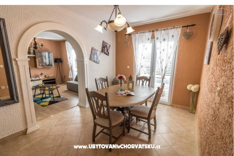Whirlpool Apartmaji Skoblar – foto 6