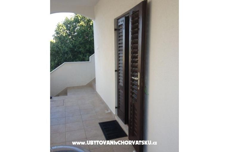 Anita Apartmaji-Rogoznica – foto 4