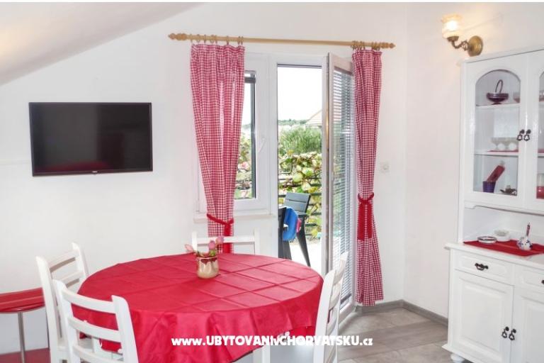 Apartmaji Nives – foto 11