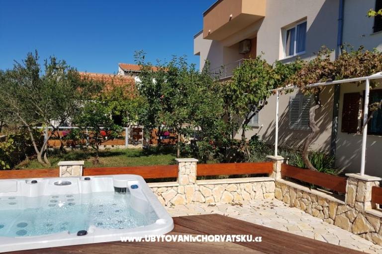 Apartmaji Krešimir  OD 30 EUR – foto 14