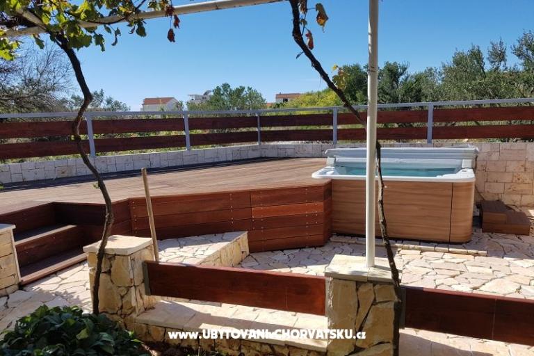 Apartmaji Krešimir  OD 30 EUR – foto 6