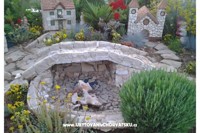 Apartmaji Krešimir  OD 30 EUR – foto 8