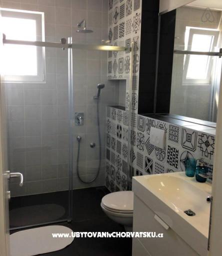 Apartmaji Angie -10 metara od mora – foto 8