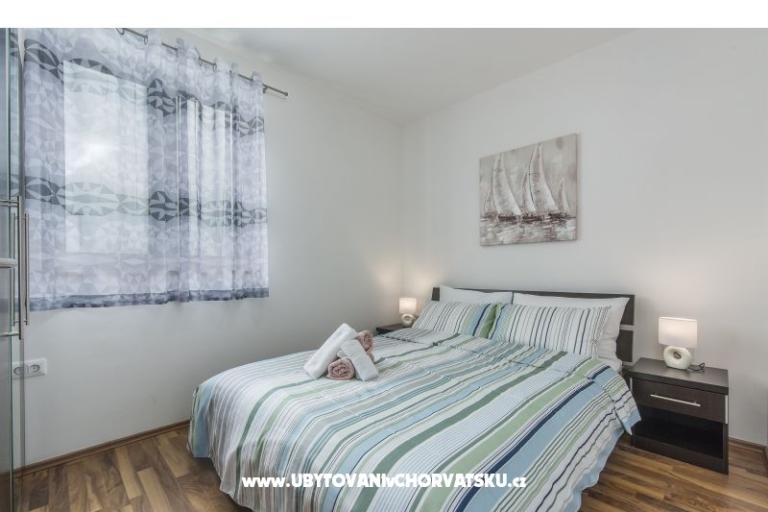 Apartmaji Kimi with swimming pool  – foto 11
