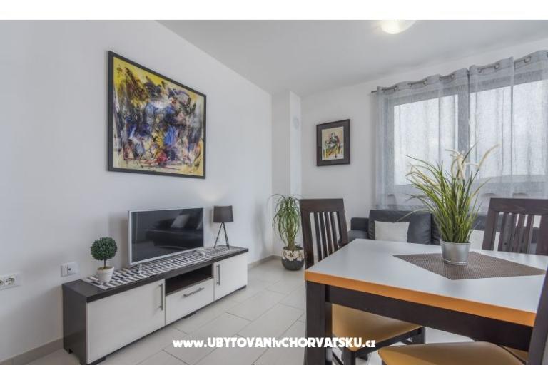 Apartmaji Kimi with swimming pool  – foto 12
