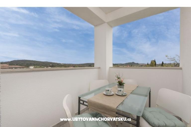 Apartmaji Kimi with swimming pool  – foto 13