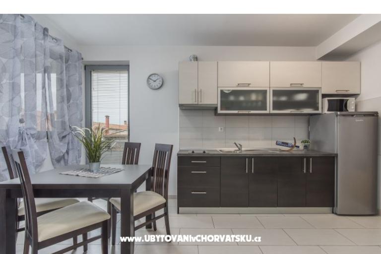 Apartmaji Kimi with swimming pool  – foto 14