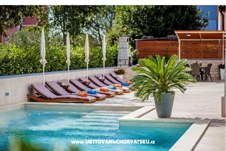Apartmaji Kimi with swimming pool  – foto 4
