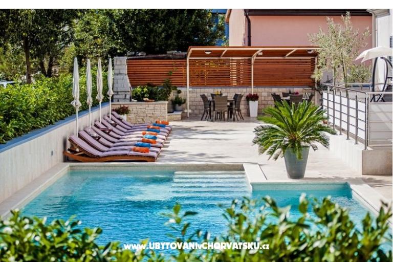 Apartmaji Kimi with swimming pool  – foto 6