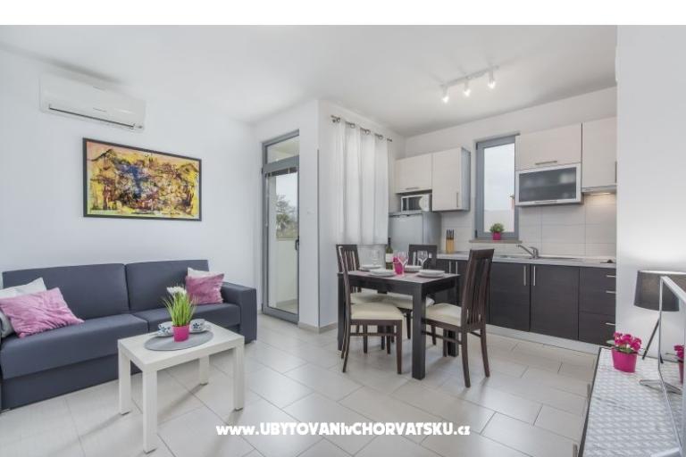 Apartmaji Kimi with swimming pool  – foto 7