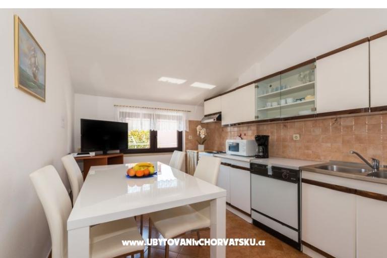 Apartmaji Kamelia – foto 12