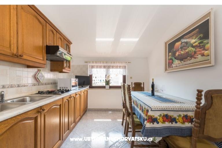 Apartmaji Kamelia – foto 4
