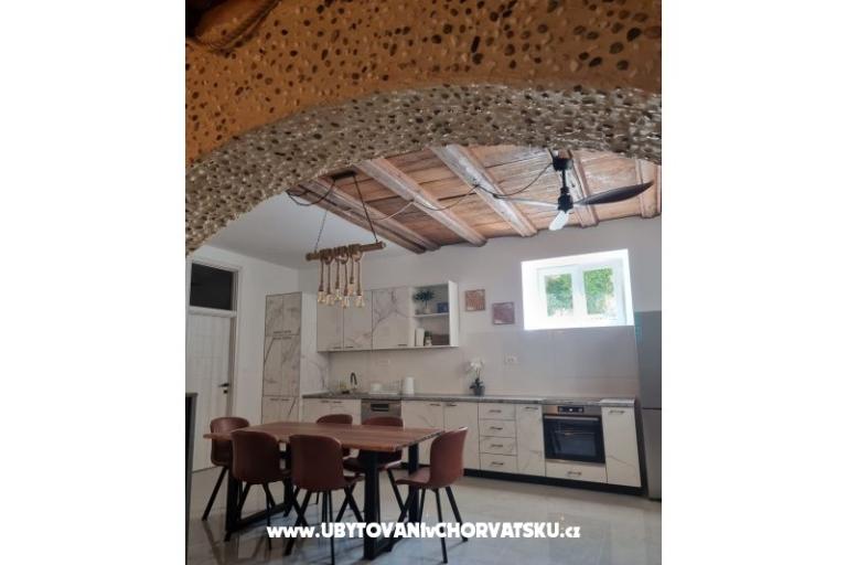 Apartmaji Martini and Arch Bacvice – foto 9