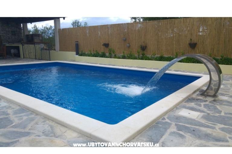 Countryside house z bazenom – foto 9