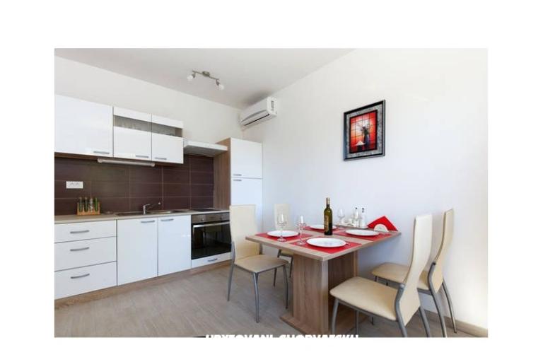 Apartmaji Dijana – foto 6