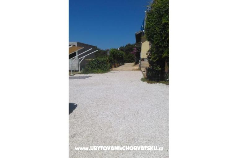 Apartma ANAI with private  pool – foto 13