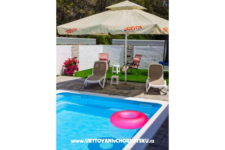 Apartma ANAI with private  pool – foto 14