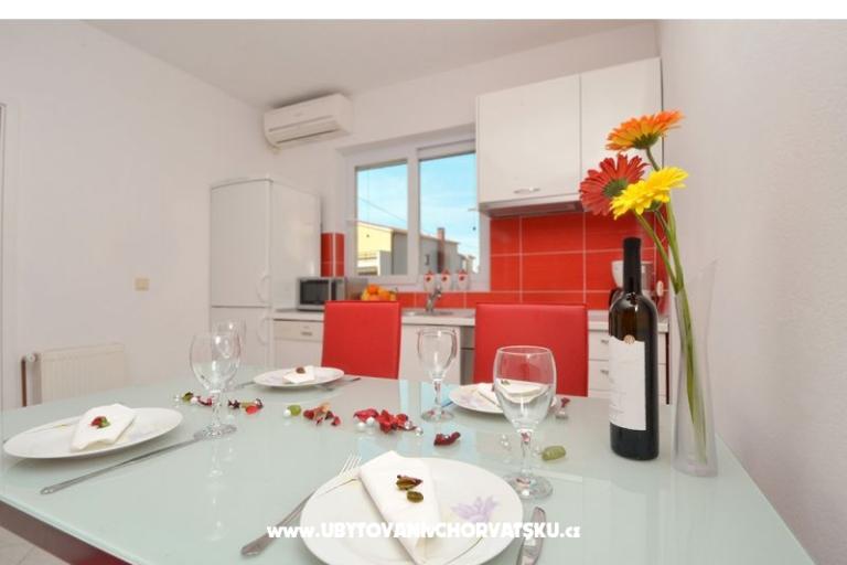 Apartmaji Ana i Vinka – foto 7