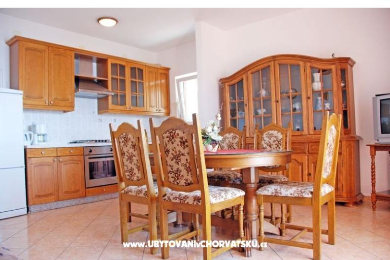 Apartmaji Lucia – foto 8