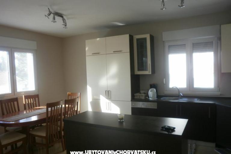 Apartmaji Mira – foto 4