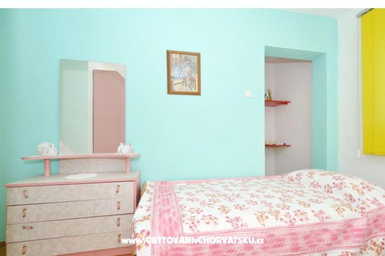Apartma Petra Arbanija – foto 11