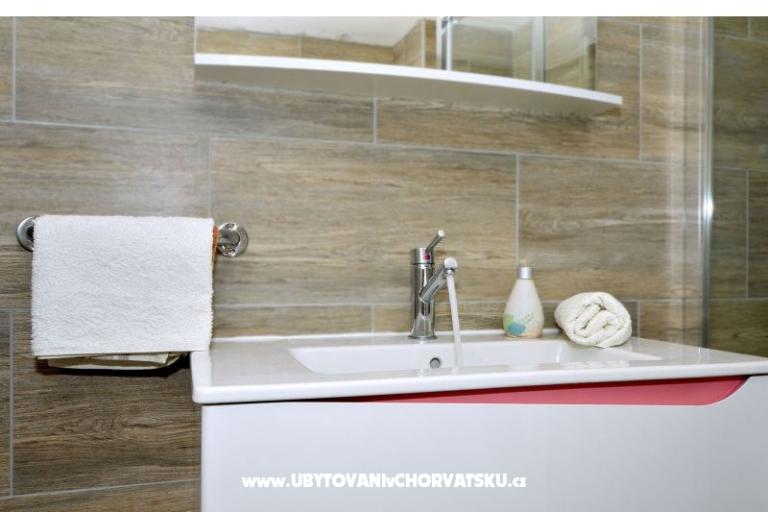 Apartma Petra Arbanija – foto 14