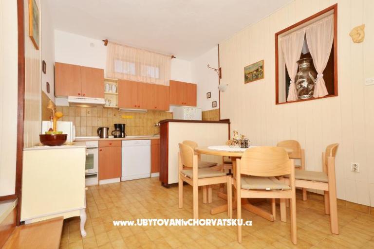 Apartma Petra Arbanija – foto 5