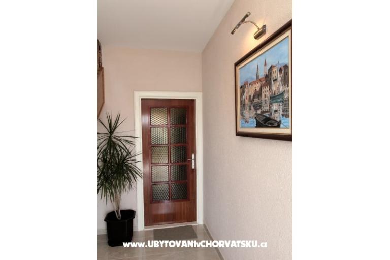 Apartmaji Carmen – foto 2