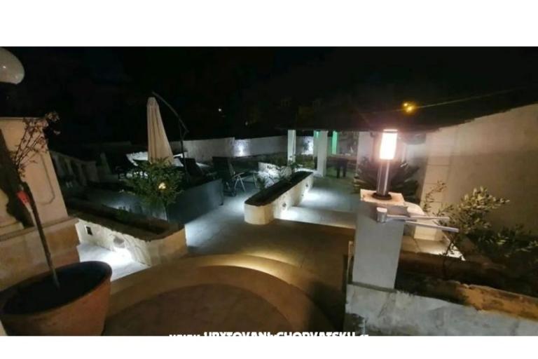 Apartmaji Ksenija and Anchor – foto 12