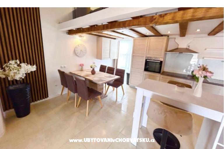Apartmaji Ksenija and Anchor – foto 18