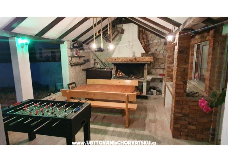 Apartmaji Ksenija and Anchor – foto 6