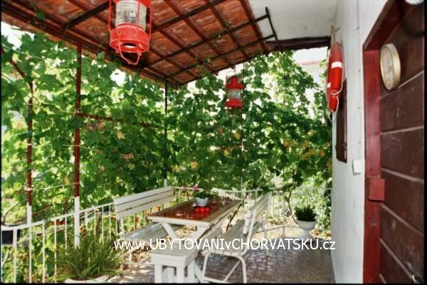 Apartmaji Sobe Vikeli – foto 3